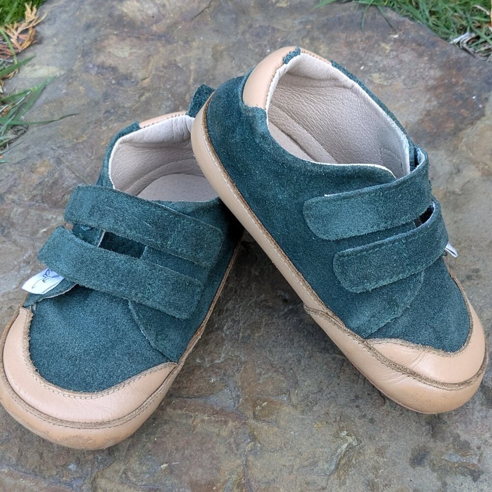 Little Love Bug Green Leather Low Top Sneakers Size 8